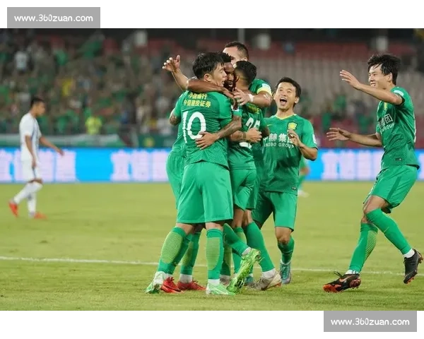 国安昨晚逆转取胜，展现顽强拼搏精神，球迷热情高涨庆祝胜利